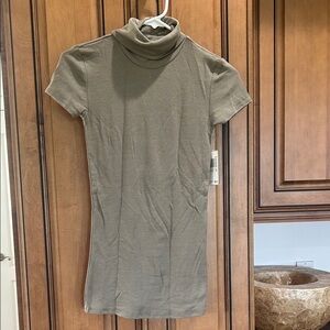 Philosophy Olive Short Sleeve Turtleneck Top